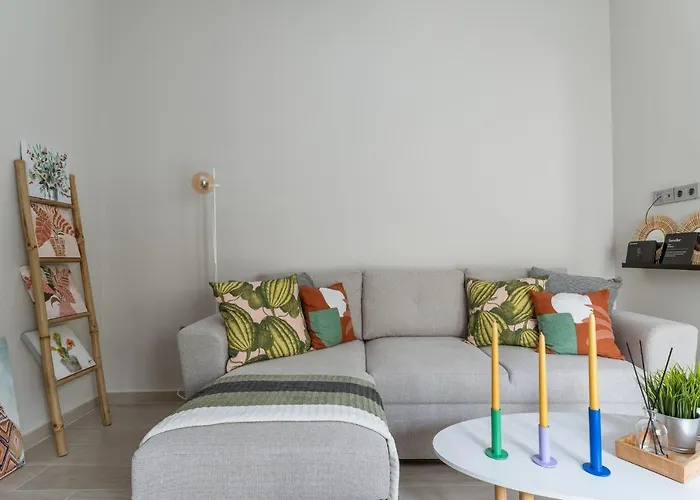 Modern City Center Apartment - Hilton Area/Ilisia