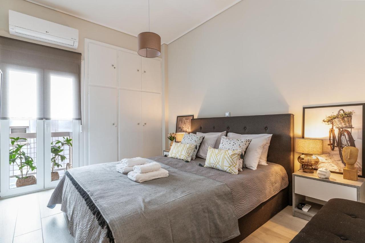 Modern Center - Hilton Area/ilisia Apartment