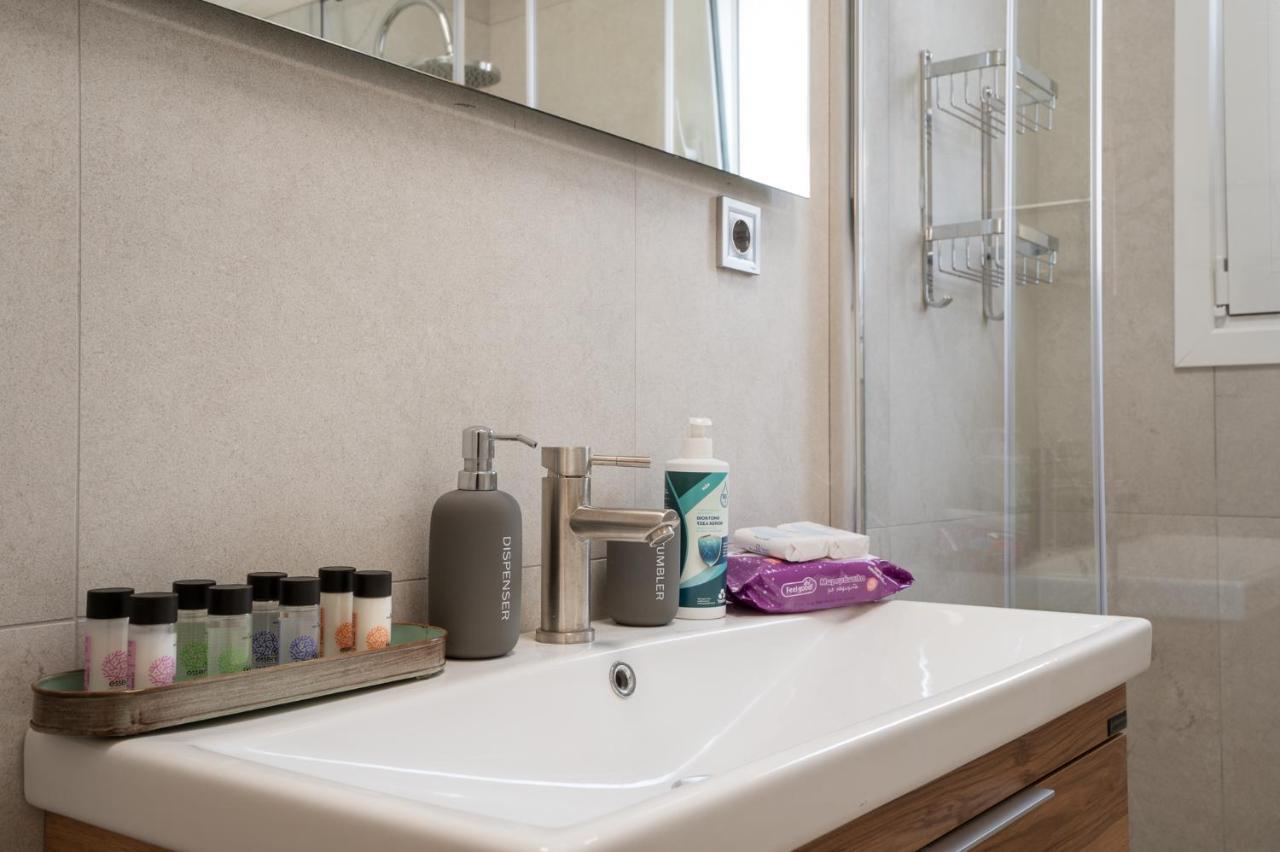 Modern Center - Hilton Area/ilisia Apartment *