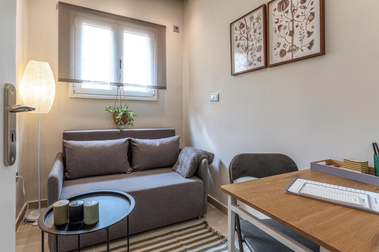 Modern Center - Hilton Area/ilisia Apartment