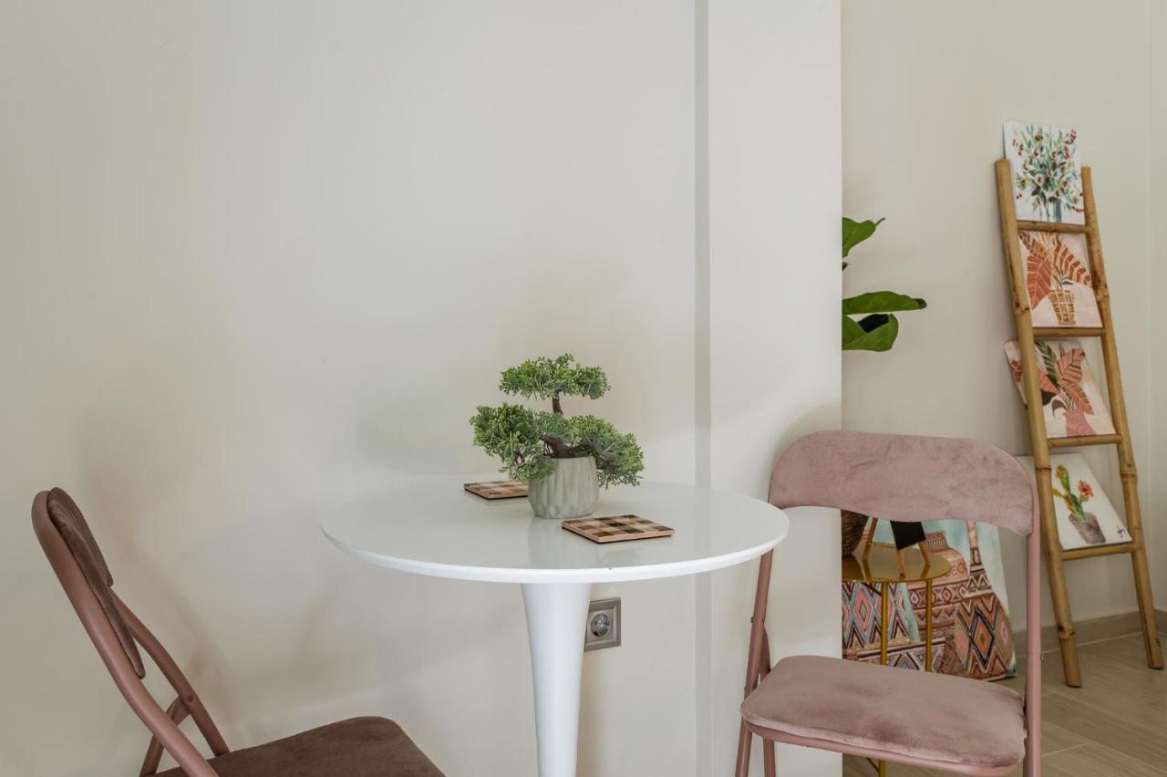 Apartment Modern Center - Hilton Area/ilisia